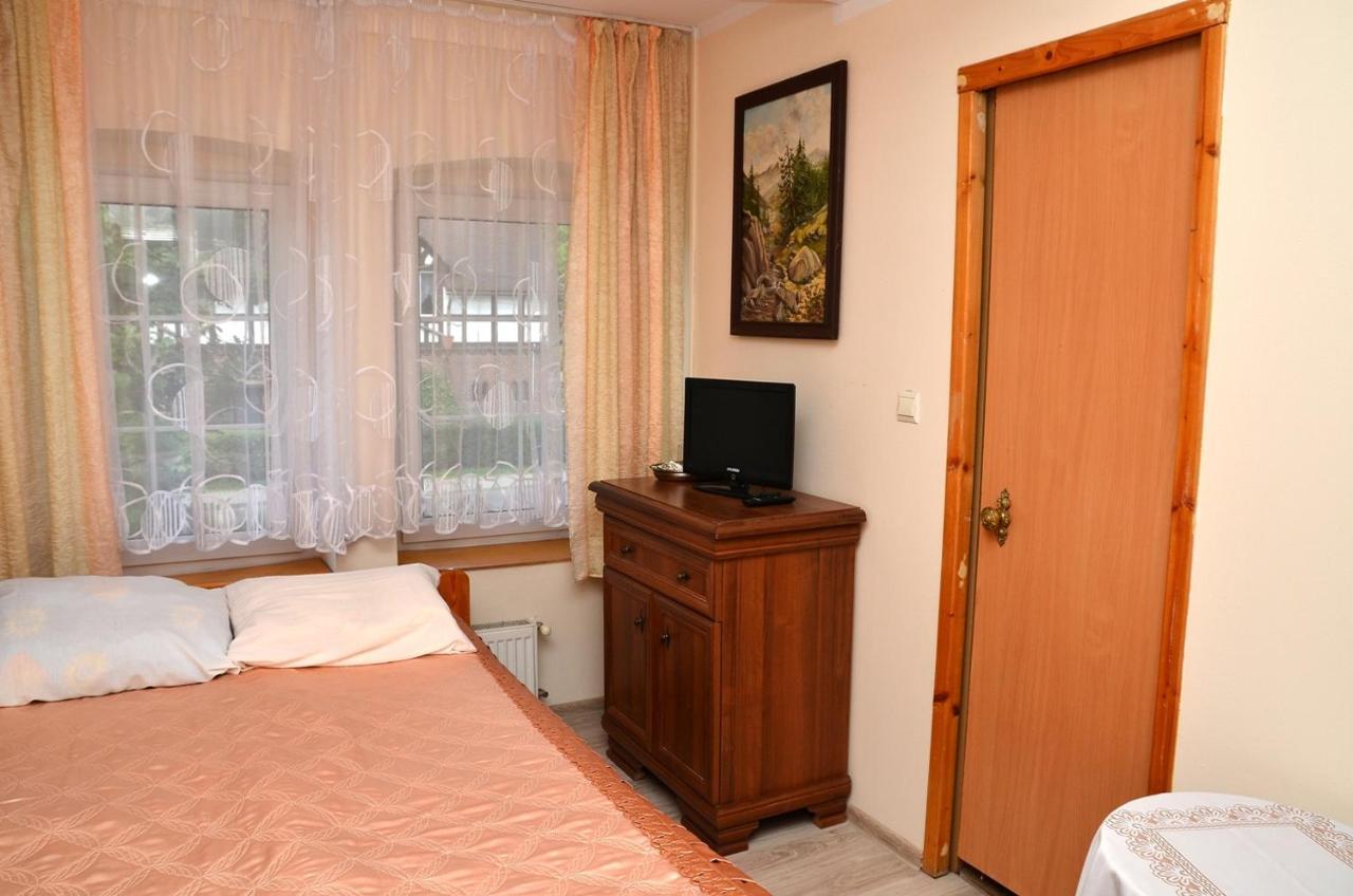 Hôtel Gosciniec Zapiecek à Stronie Śląskie Extérieur photo